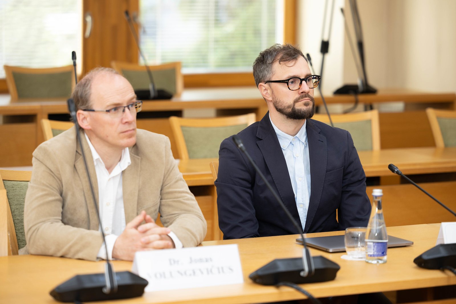 Agromiškininkystės konferencija Seime. Iš kairės: doc. dr. VU Geomokslų instituto mokslininkas Jonas Volungevičius ir Baltijos aplinkos forumo atstovas Justas Gulbinas